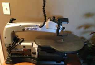 Dremel Scroll Saw with stand