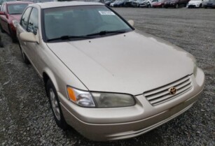 1998 TOYOTA CAMRY CE  FOR SALE CALL: 07045512391