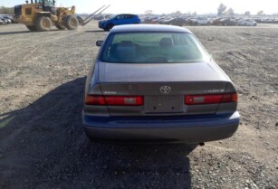 1999 TOYOTA CAMRY CE FOR SALE CALL: 07045512391