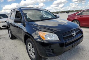 2009 TOYOTA RAV4  FOR SALE CALL: 07045512391