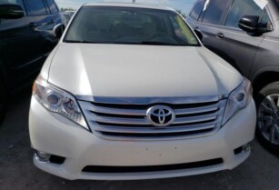 2012 TOYOTA AVALON BASE  FOR SALE CALL: 07045512391