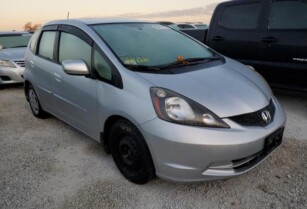 2013 HONDA FIT FOR CALL: 07045512391