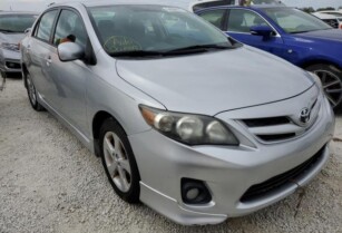 2013 TOYOTA COROLLA BASE FOR CALL: 07045512391