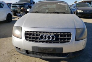 2004 AUDI TT  GOING FOR SALE CONTACT:07045512391