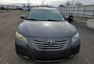 2007 TOYOTA CAMRY CE GOING FOR SALE CONTACT:07045512391