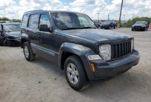 2010 JEEP LIBERTY SPORT FOR SALE CALL: 07045512391