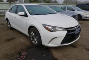 2016 TOYOTA CAMRY LE GOING FOR SALE CONTACT:07045512391