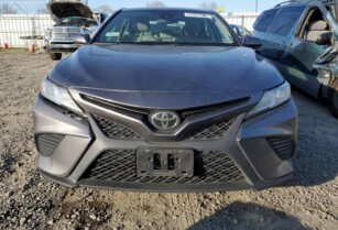 2020 TOYOTA CAMRY SE GOING FOR SALE CONTACT:07045512391