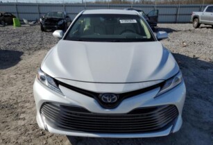 2018 TOYOTA CAMRY HYBRID FOR SALE CALL: 07045512391