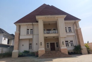 Luxury 8 Bedroom Fully Detached Duplex with Swimming Pool (Call 09024373598)