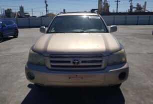 2004 TOYOTA HIGHLANDER FOR SALE CALL ON: 07045512391