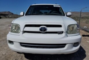 2007 TOYOTA SEQUOIA SR5 FOR SALE CALL ON: 07045512391