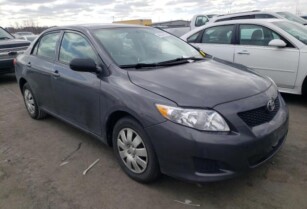 2010 TOYOTA COROLLA BASE FOR SALE CALL ON: 07045512391