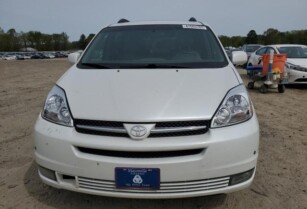 2005 TOYOTA SIENNA XLE FOR SALE CALL ON: 07045512391