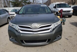 2013 TOYOTA VENZA LE FOR SALE CALL ON: 07045512391