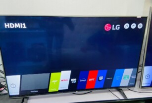 LG 50inches webOS SmartTV frameless (wireless Bluetooth connectivity) Call 09166333458