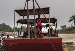 We Fabricate Different types of Dredging Machines For Sand Mining (Call 08103396063)