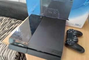 Buy your Playstation 4 Console with complete accessories (Call 08056208655)