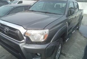 Toyota Tacoma 2013 Model For Sale (Call 08022288837)