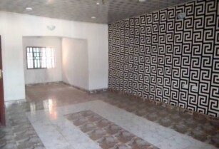 FOR RENT – 3 Bedroom Flat at MCC road, Owerri (Call 08068629121)