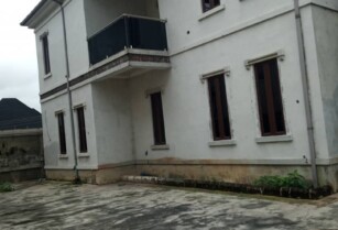 FOR SALE – 5 Bedroom Super Luxury Duplex at  Hiltop Estate, Owerri (Call 08030921218)