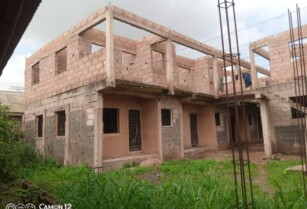 FOR SALE – 16 Mini flats Building with 2 Big Shops Attached at Phoniex Estate, Ogijo (Call 07080342310)