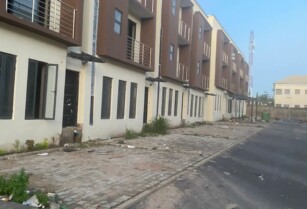 FOR SALE – Semi finished 4 Bedrooms with bq at Apo, Abuja (CALL 08062163300)