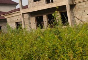 500 Sqm Land for a 2 Bdr & Penthouse for Sale at Abuja (CALL 08085591513)