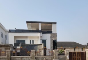 A mansion for sale at Royal Garden estate New Owerri, IMO state (Call 08030921218)