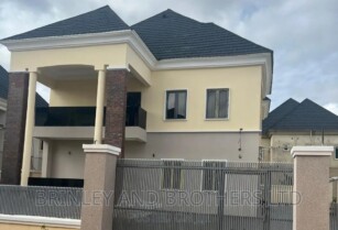 4 Bedroom en-suite duplex for sale at Galadimawa FCT Abuja (Call 08030921218)