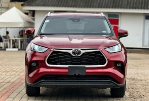 For Sale: Toyota Highlander 2022 xle at Abuja (Call 08063470571)